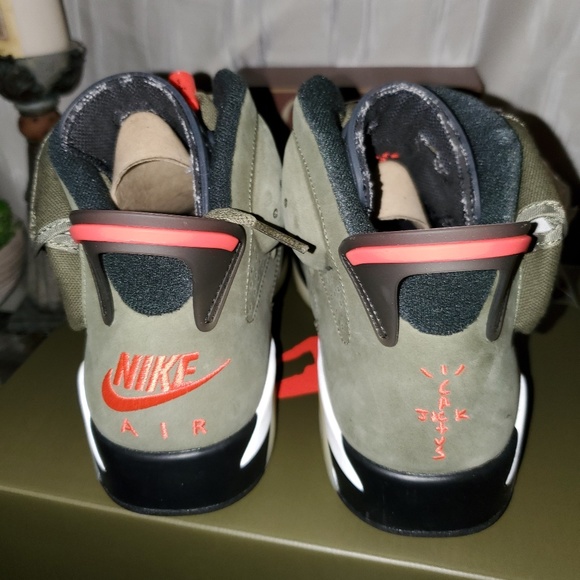 Travis Scott Air Jordan Retro 6 - Picture 4 of 8
